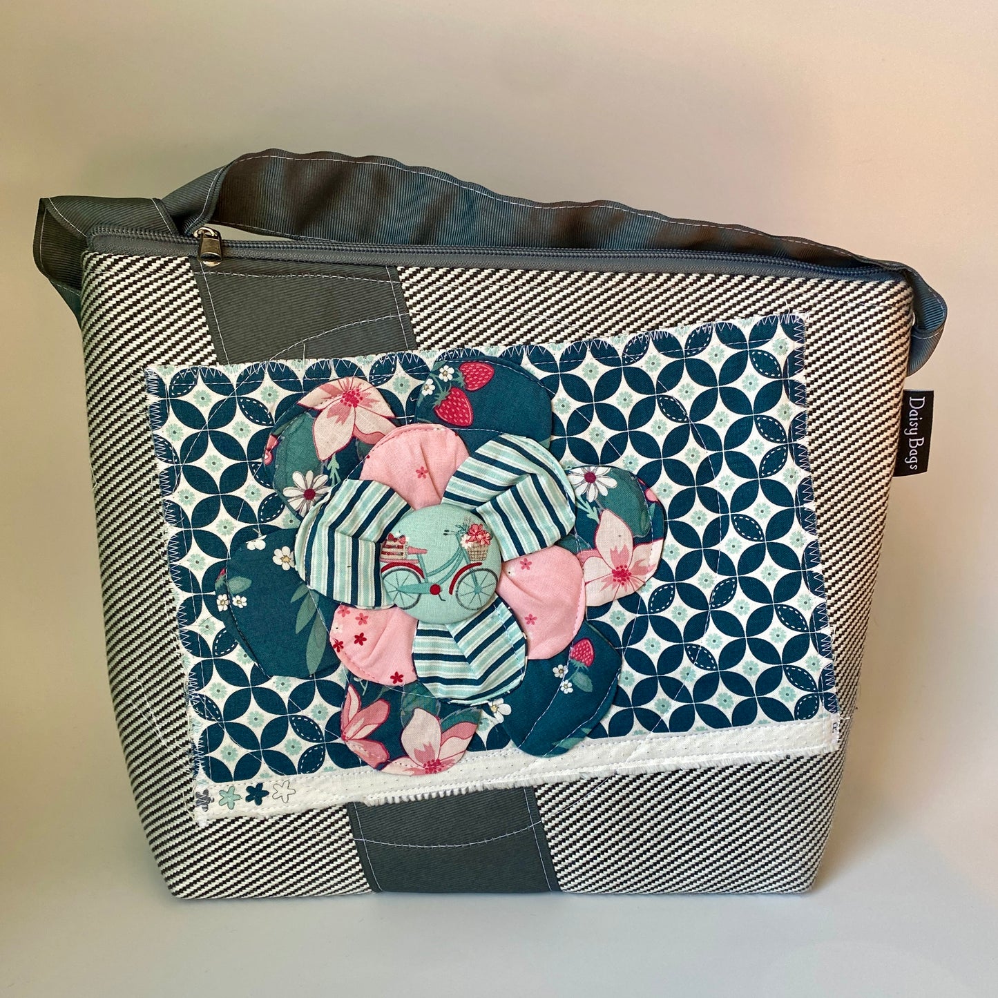 Medium Zipper Top Navy Patch Flower