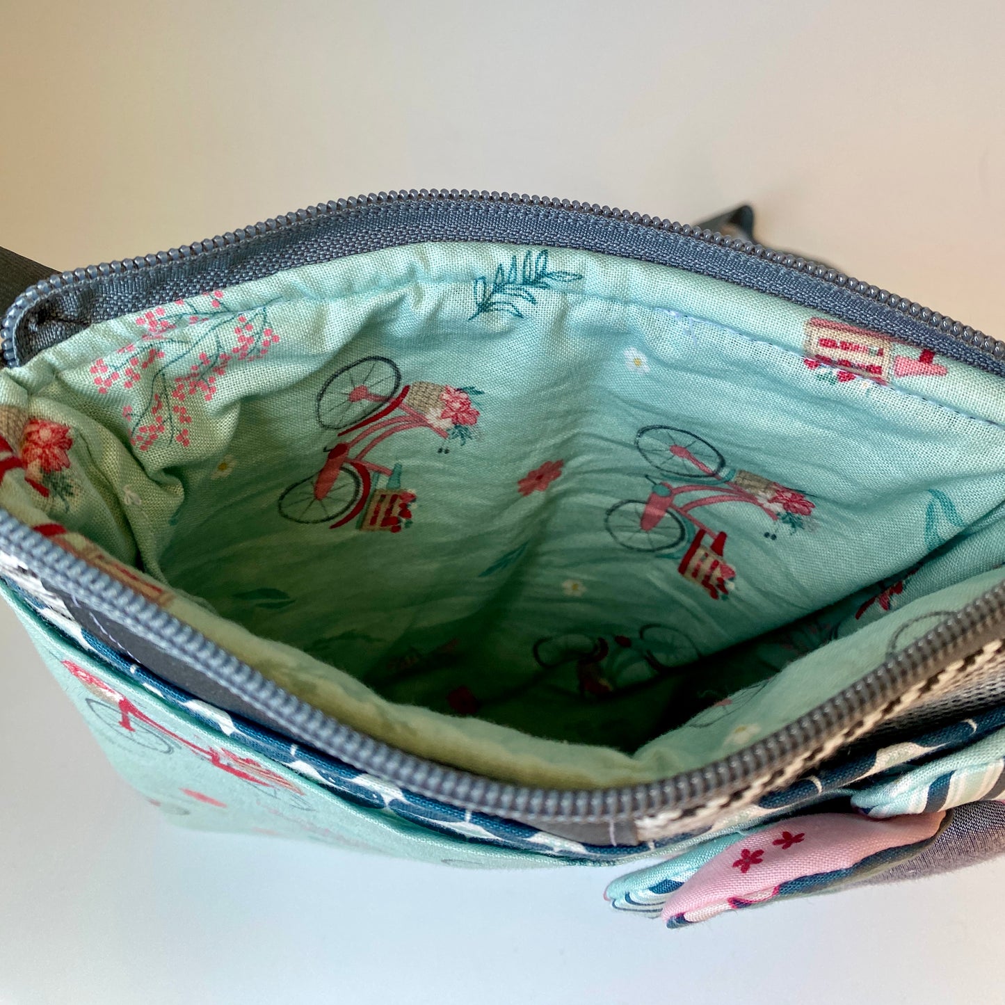 XL Bitty Bag Navy Patch Flower
