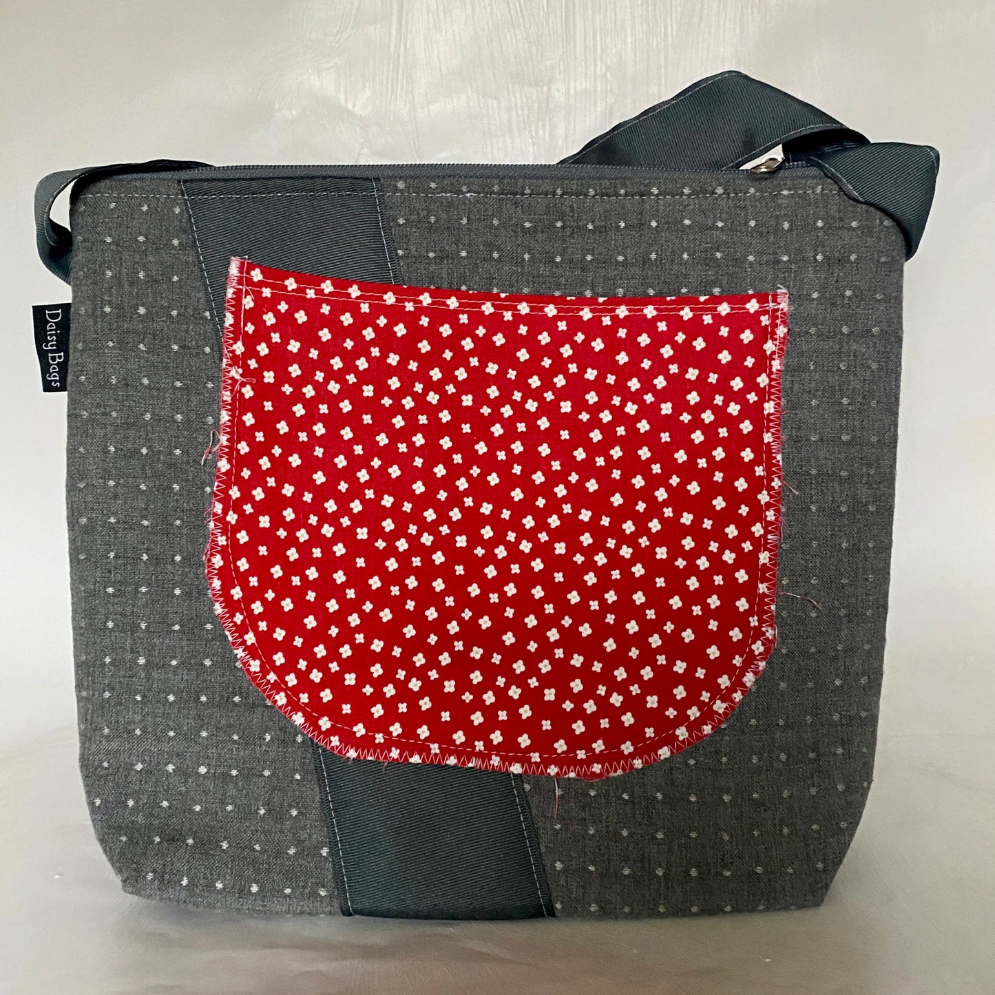 Medium Zipper Top Big Pocket Brick Tapestry
