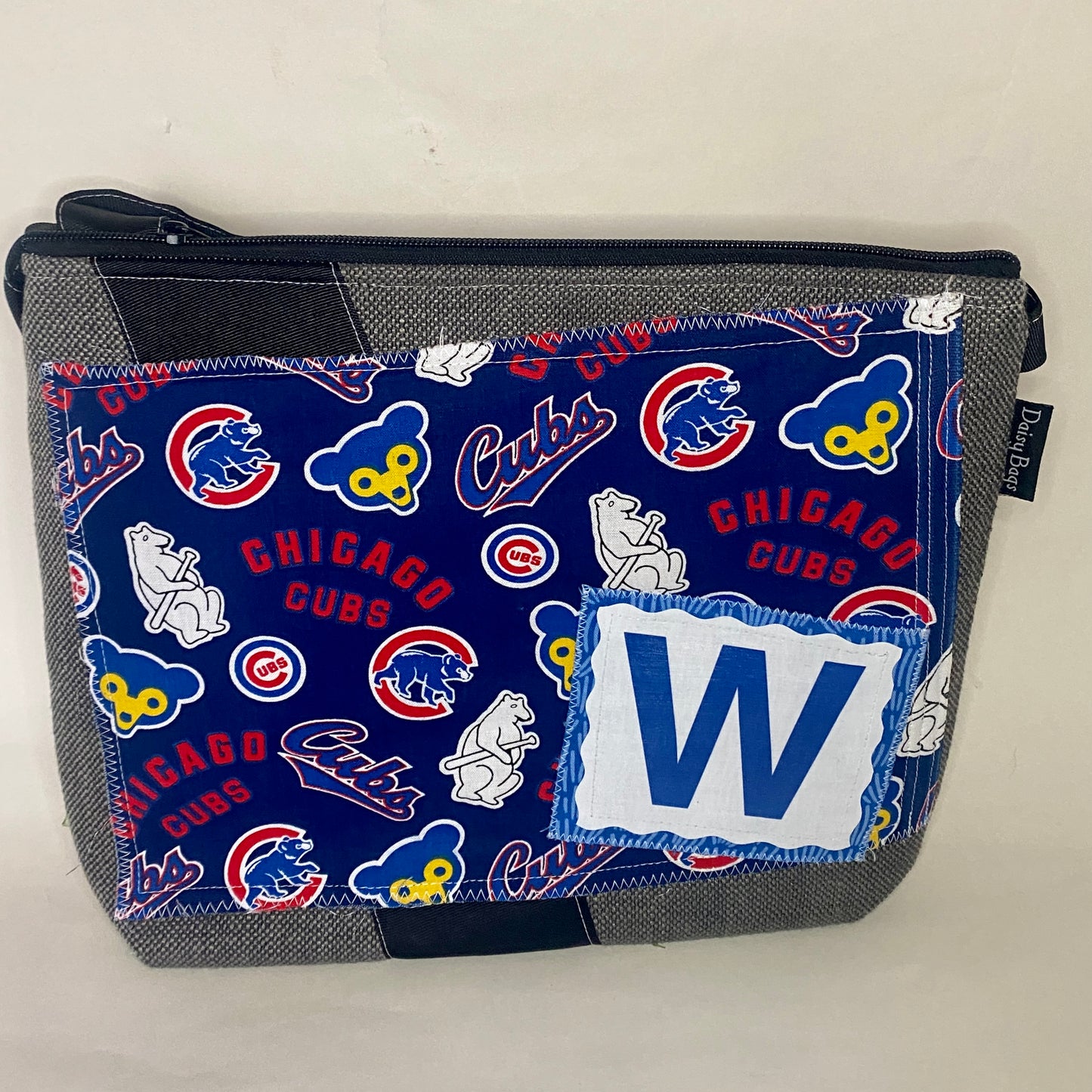 Medium Zipper Top Cubs Fly the W