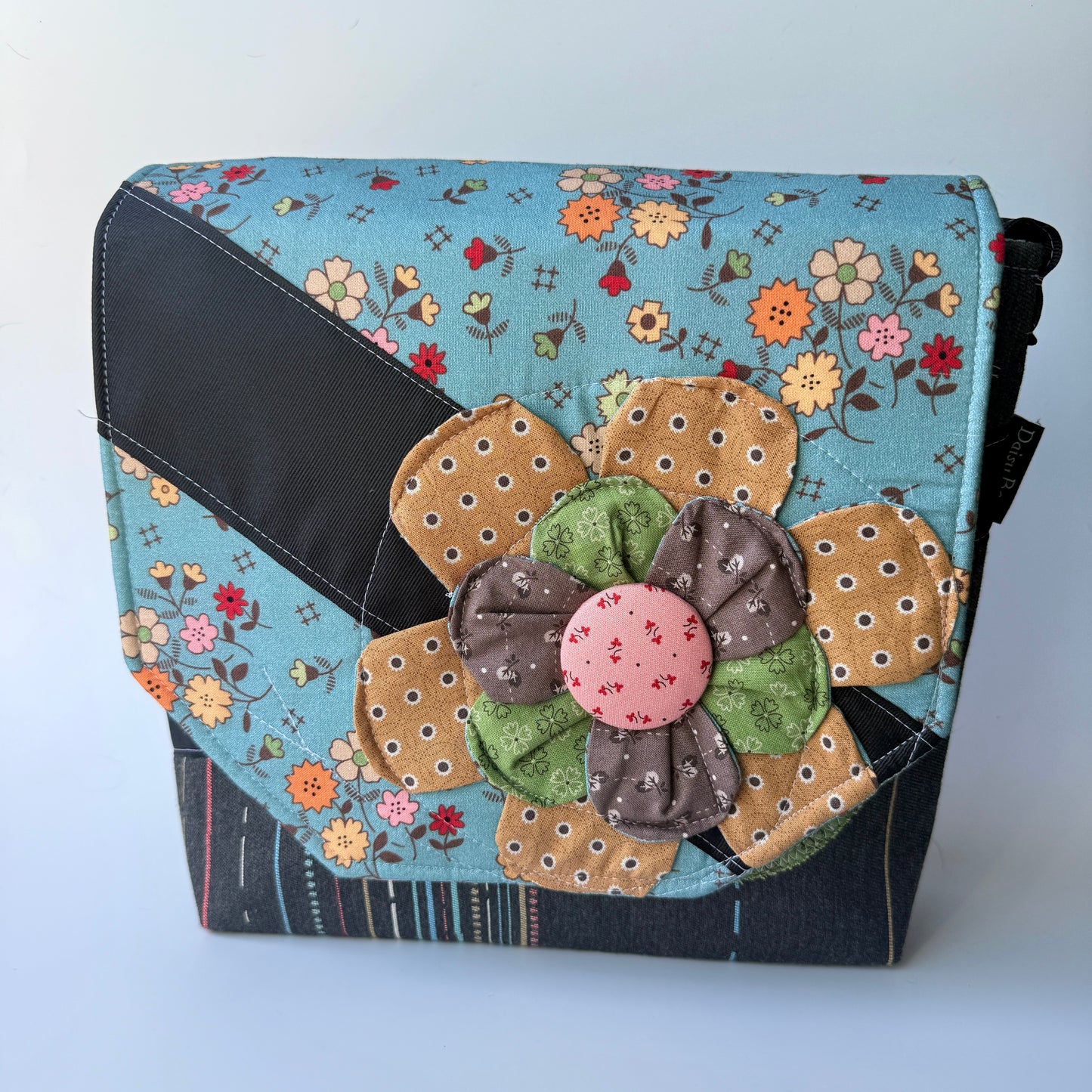 Medium Messenger Autumn Blue flower
