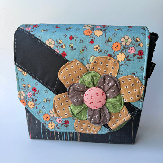 Medium Messenger Autumn Blue flower