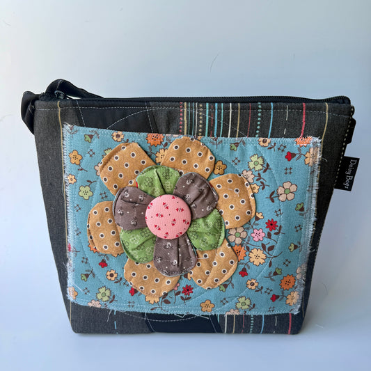 Medium Zipper Top Autumn Blue Patch Flower