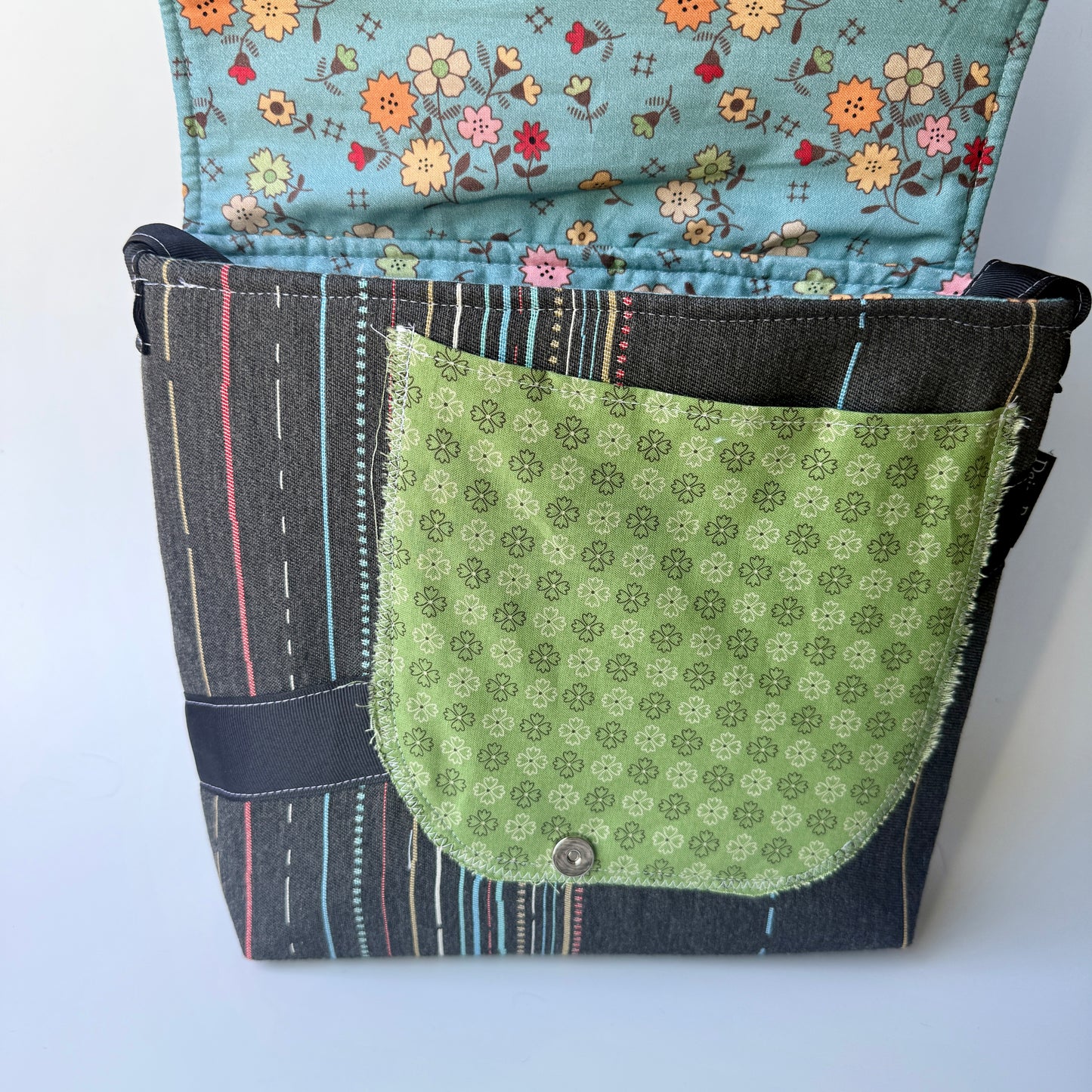Medium Messenger Autumn Blue flower