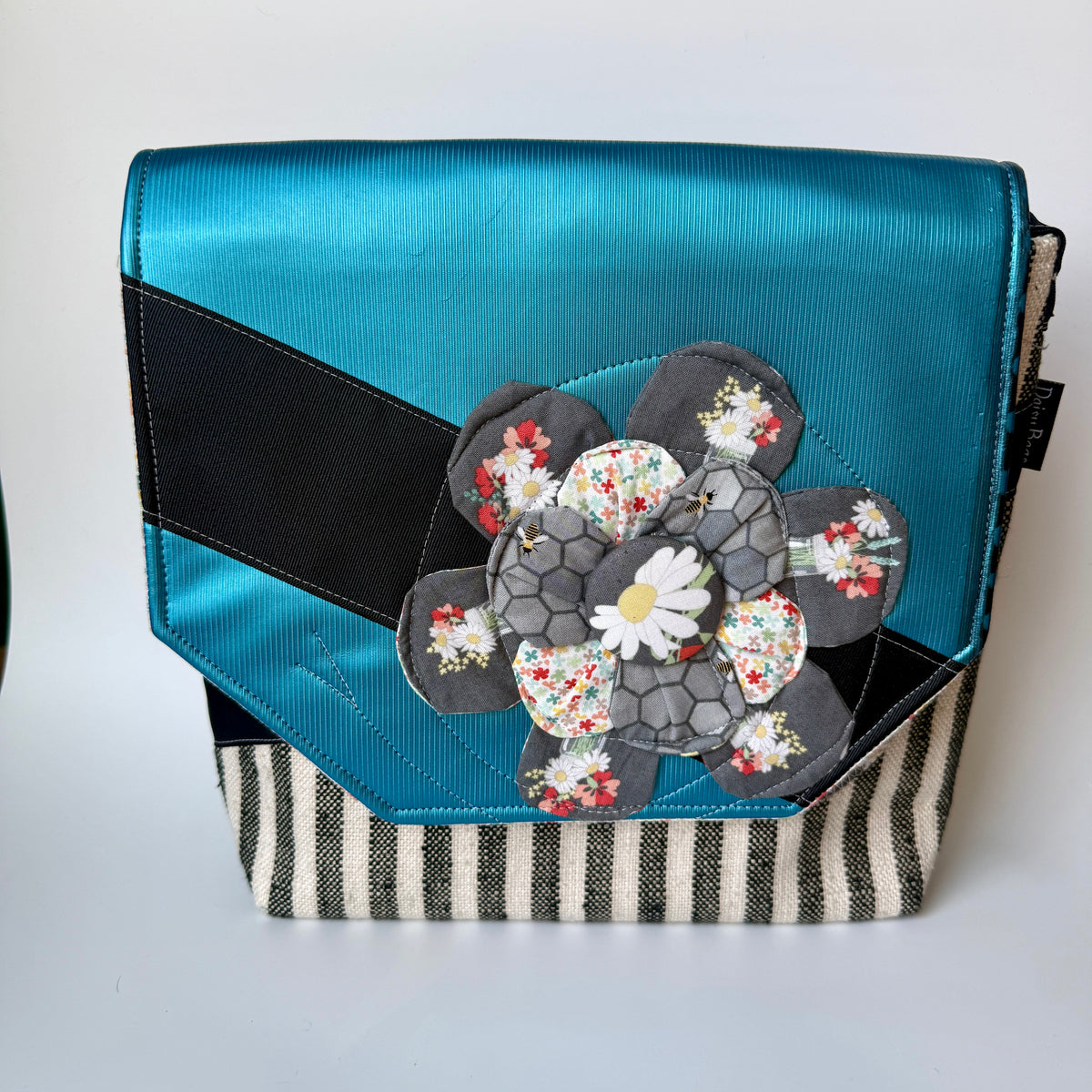 Medium Messenger Blue Vinyl