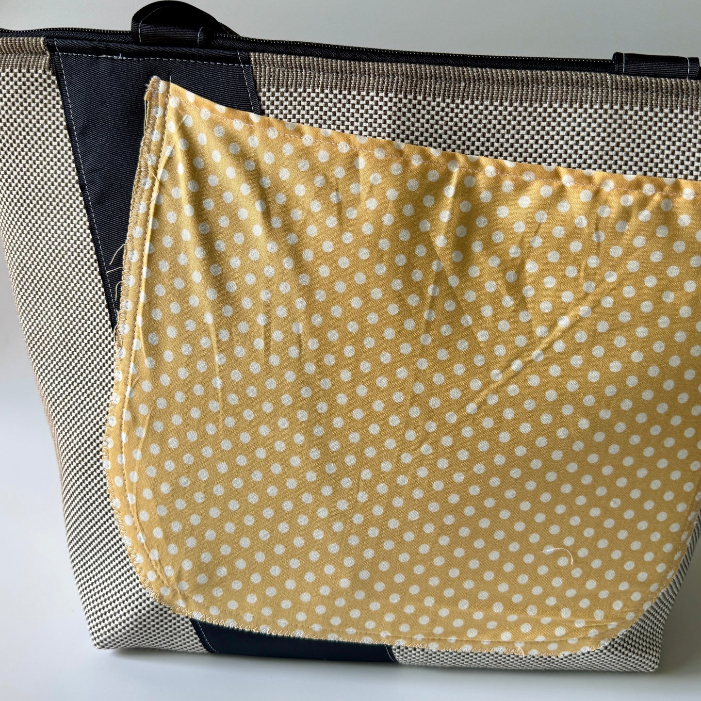 Kitty Shopper Yellow Dot