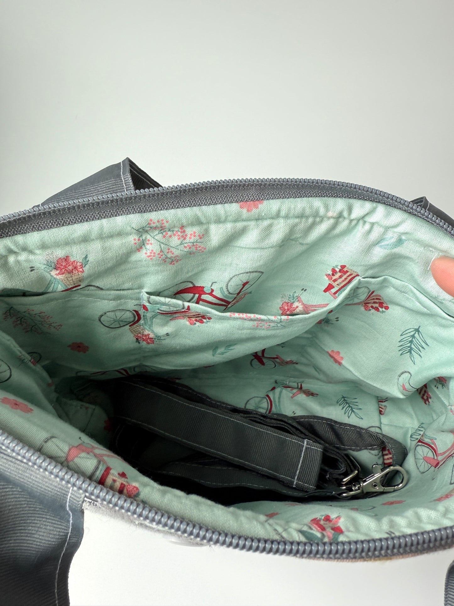 Squatty Bitty Kitty Gray