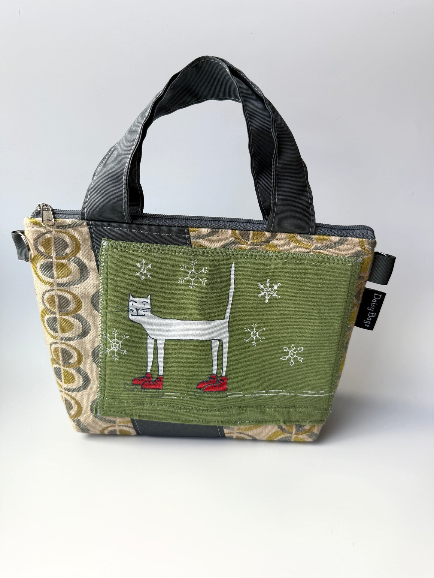 Squatty Bitty Kitty in Boots