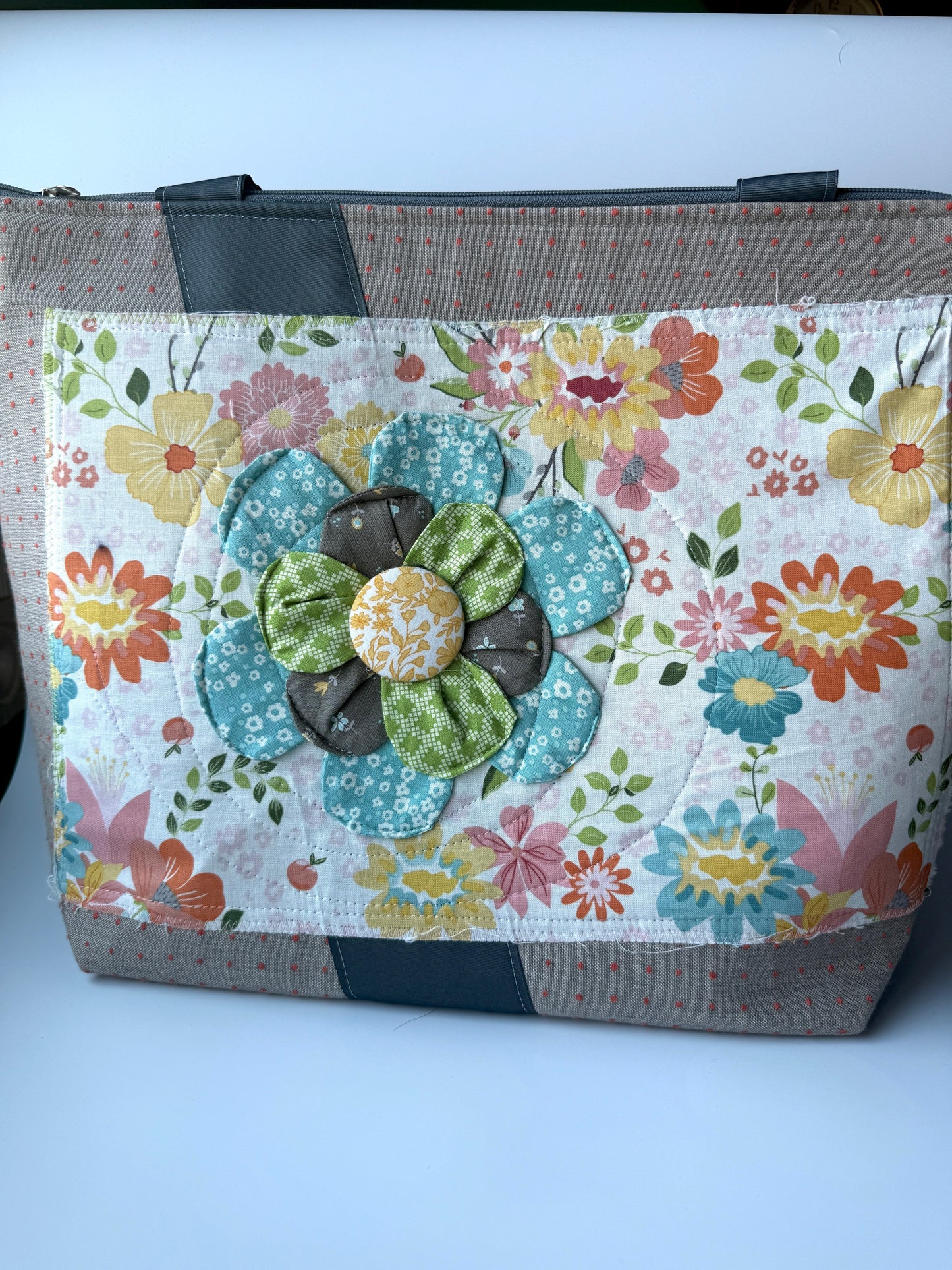 Cream Flower Shopper