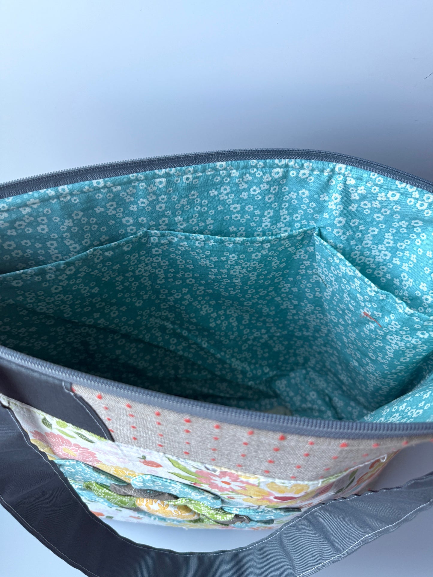 Cream Flower Shopper