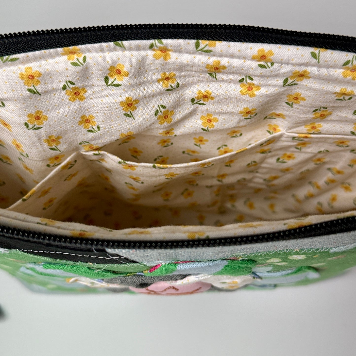 Medium Zipper Top Firelfy Patch Flower
